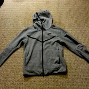 Nike Tech Fleece Gray. Men’s Medium